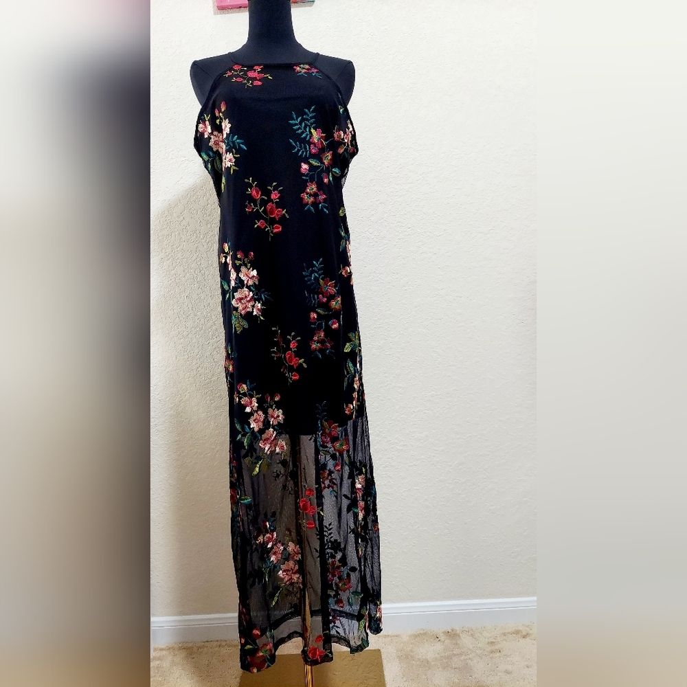 Embroidered Maxi Dress. Black with flowers. Size S.